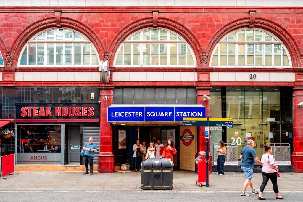 Three Bedroom, Leicester Square Duplex * Londres